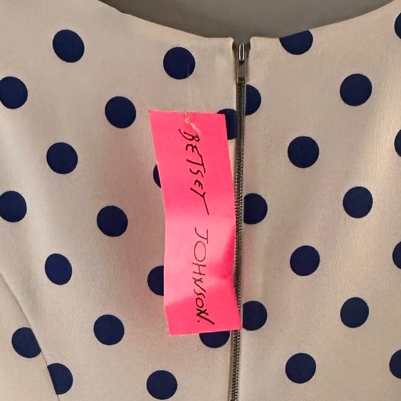 Betsy Johnson women’s white Peplum dress with royal polka dots, size 6. NWT - Picture 11 of 11